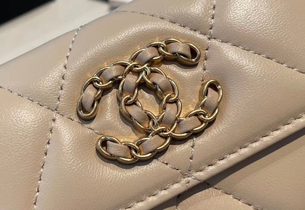 シャネル財布角部分ディテール